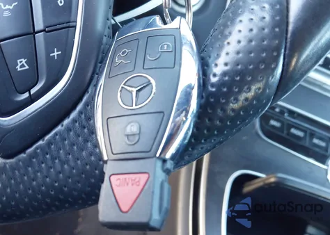 2016 Mercedes-Benz C 300 Sport 4Matic z USA, uszkodzony, nr VIN 55SWF4KB5GU177975